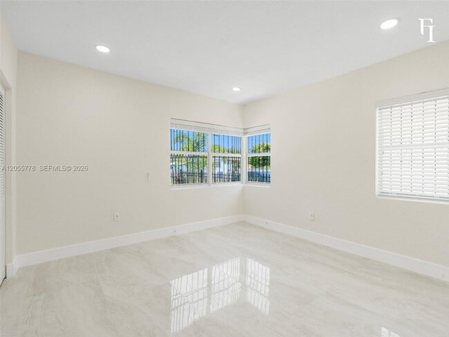 Building Photo - 3228 NW 11th Ave