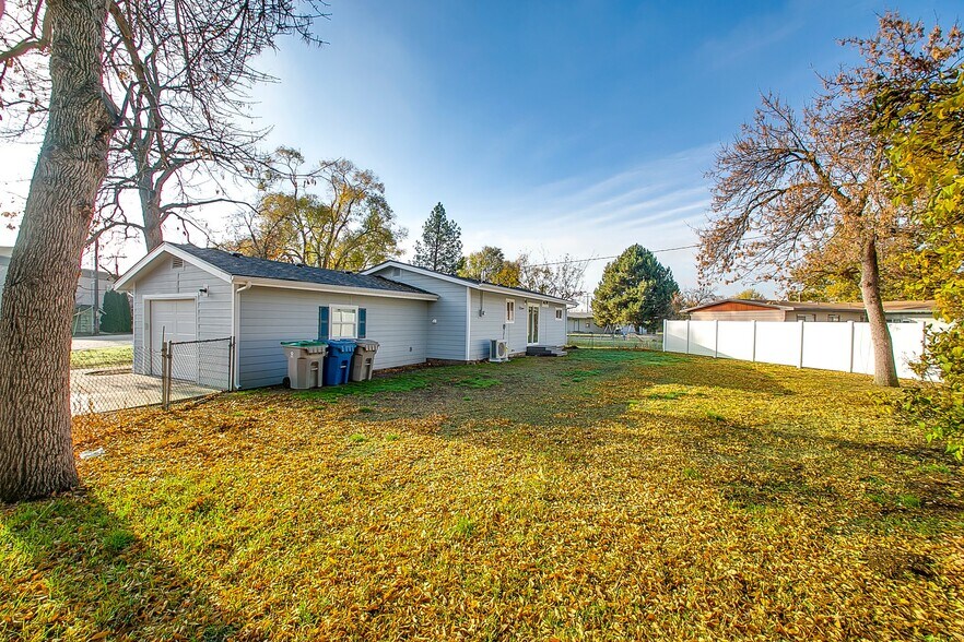 Building Photo - 8000 W Dorian St