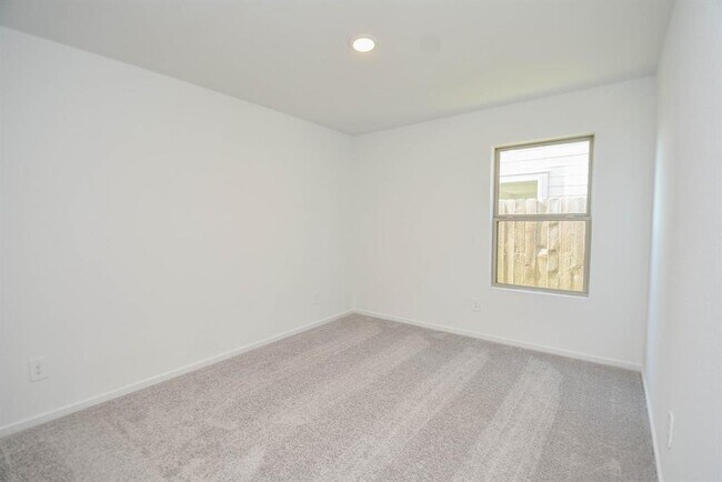Building Photo - 1542 San Sebastien Dr