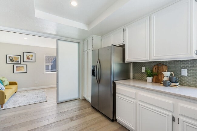 Building Photo - Spacious Alameda Brittany Bay Landing Town...