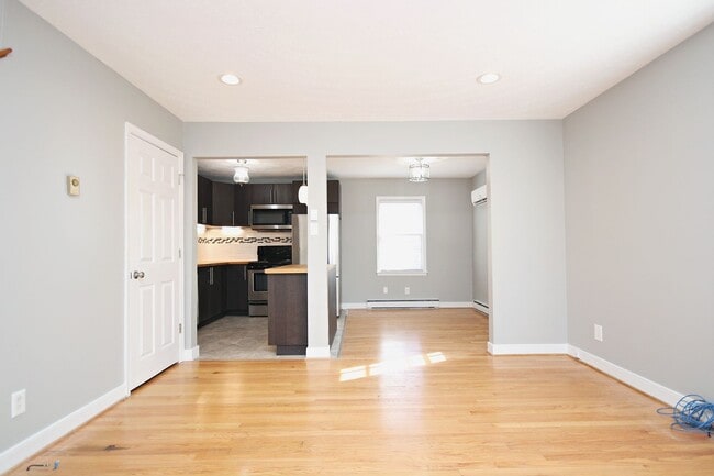 Building Photo - Nicely Updated Duplex Near UVA Medical Center