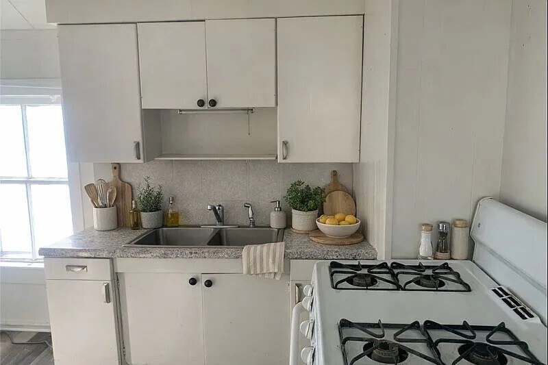 Kitchen - 169 N Union St