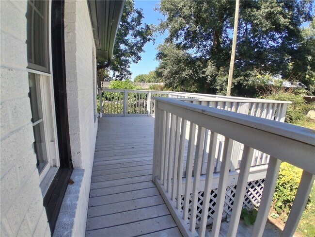 Building Photo - 506 Pinckney St