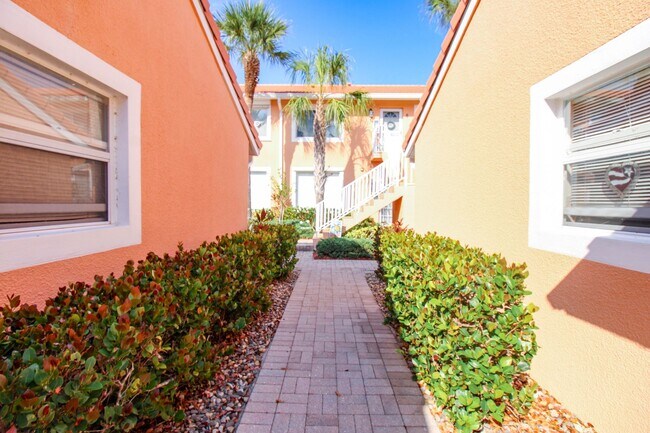 Building Photo - ***FALLING WATERS***ANNUAL UNFURNISHED REN...