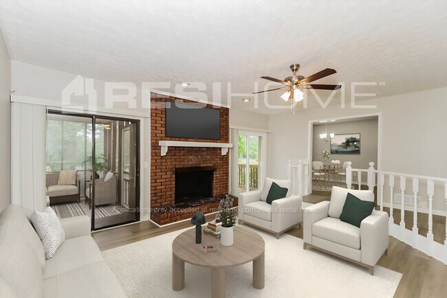 Building Photo - 4087 Essex Dr