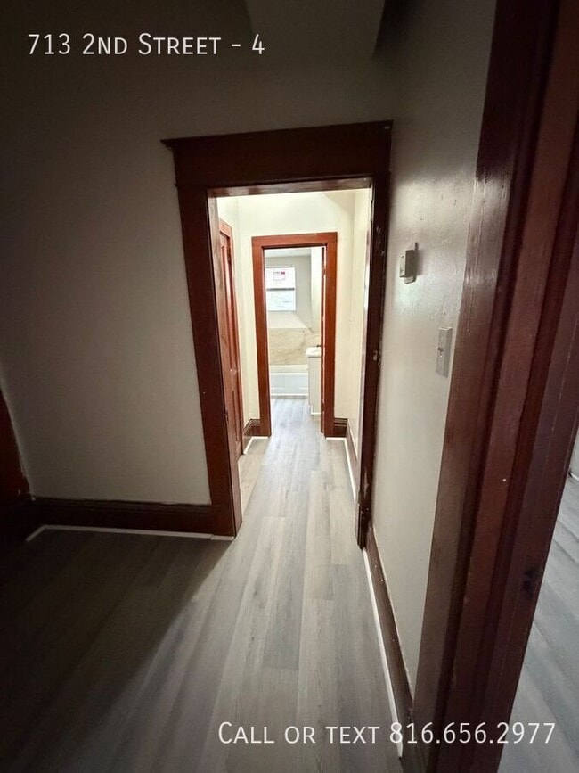 Building Photo - 713 2nd St