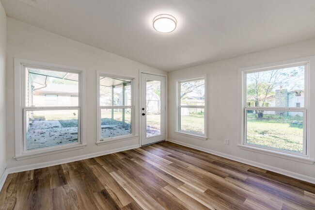 Building Photo - 1802 Janis Dr