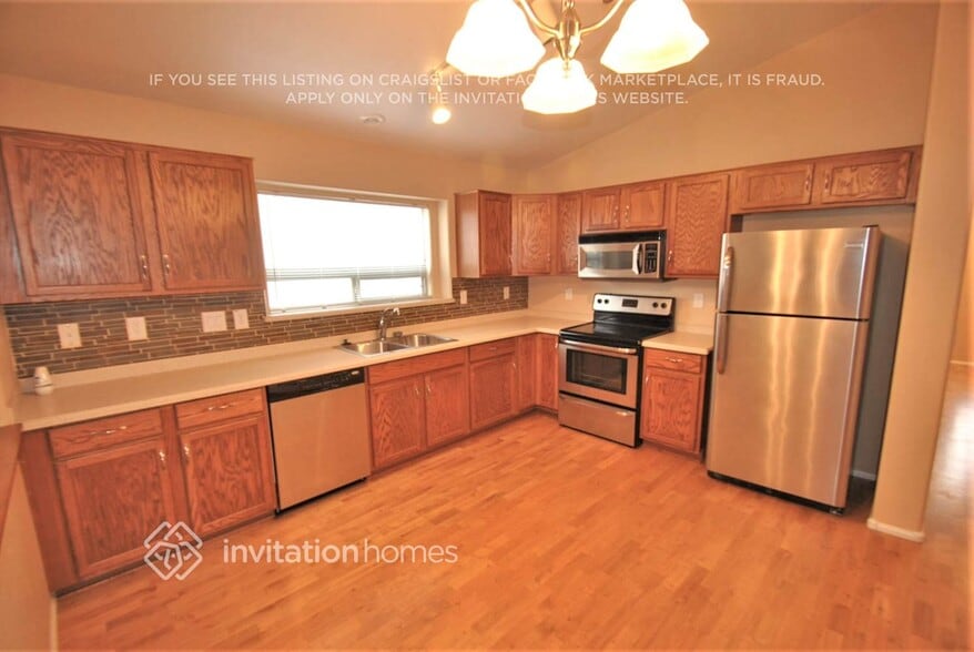 Building Photo - 16004 W Meade Ln