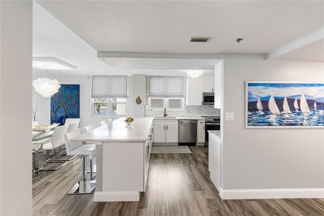 Building Photo - 97 Sunset Dr