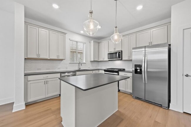 Building Photo - 433 Bristlecone Bend