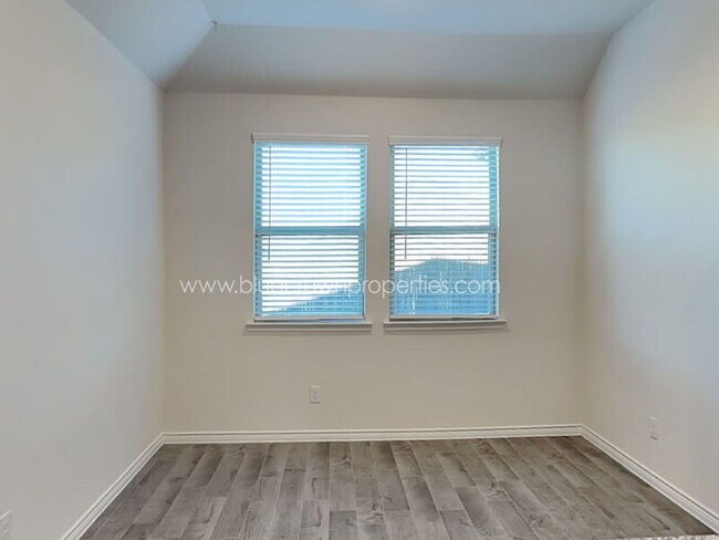 Building Photo - 11208 Shady Mdws Wy