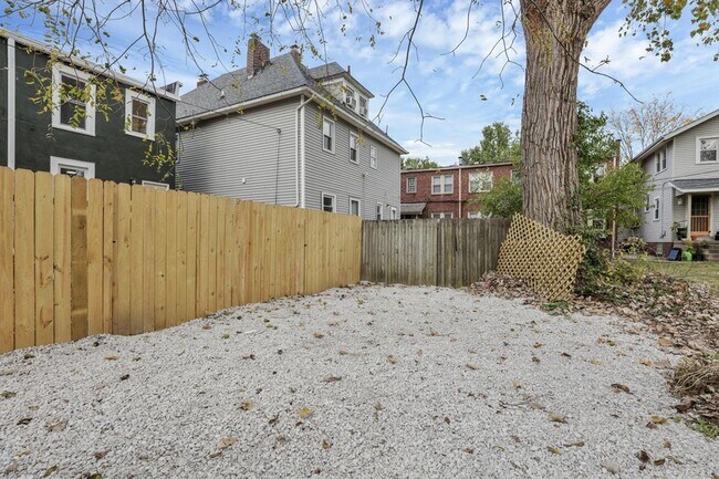 Building Photo - 2486 Findley Ave