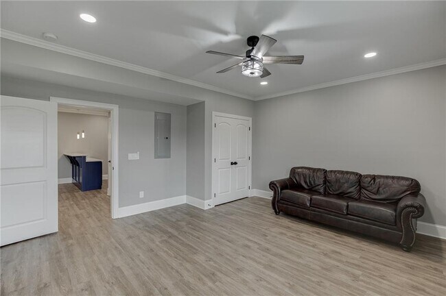 Building Photo - 4612 Grandview Pkwy