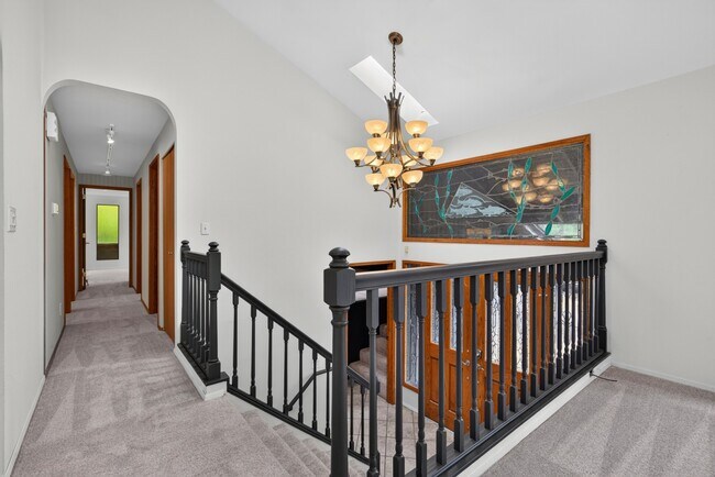 Building Photo - Mid-Century Gem with Hot Tub, Large Deck, and Bonus Rooms in Issaquah – 4 Bed, 3 Bath, 2,940 Sq Ft