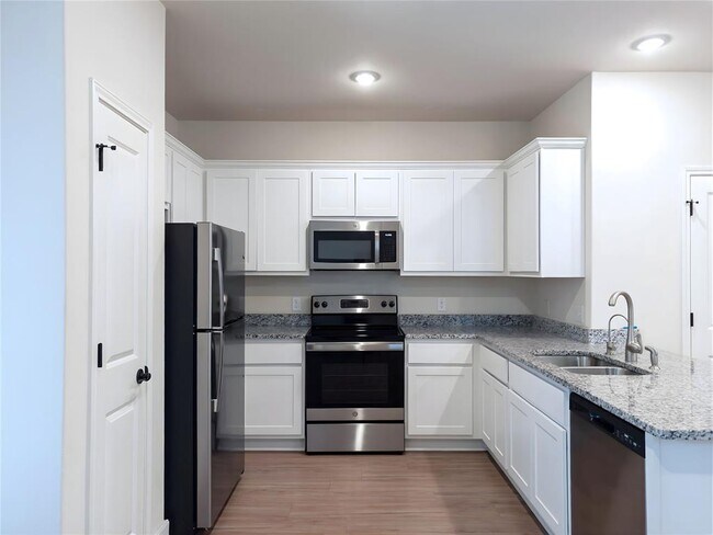 Building Photo - 13837 Enzo Gate