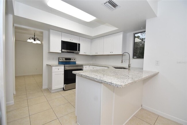 Building Photo - 11 Surrey Ct