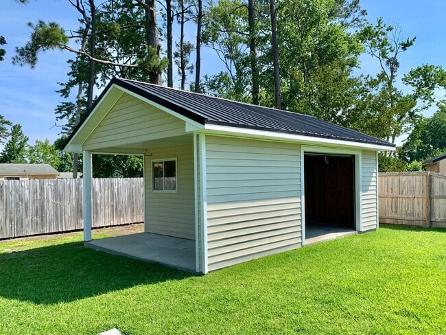 Building Photo - Charming Updated Home, Quiet Street Near Base, Fenced Yard!