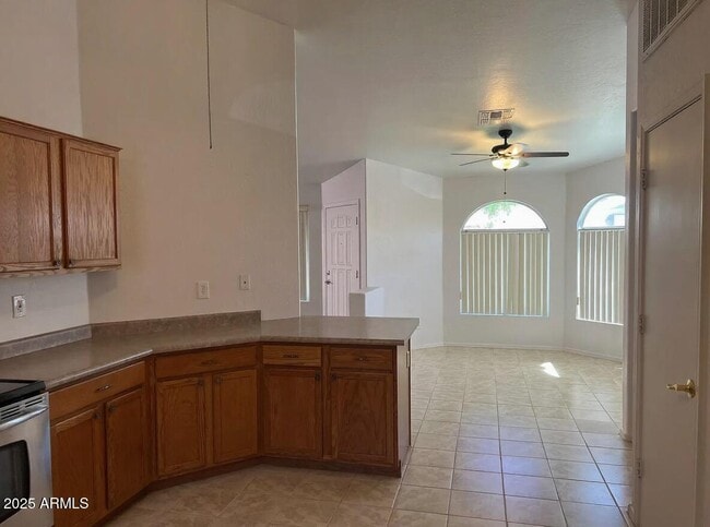 Building Photo - 2221 E Union Hills Dr