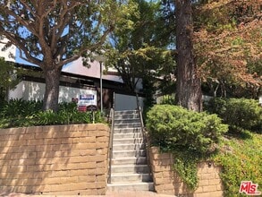 Building Photo - 1588 Palisades Dr