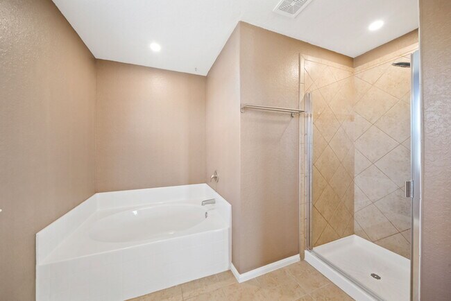 Building Photo - 12241 Cashton