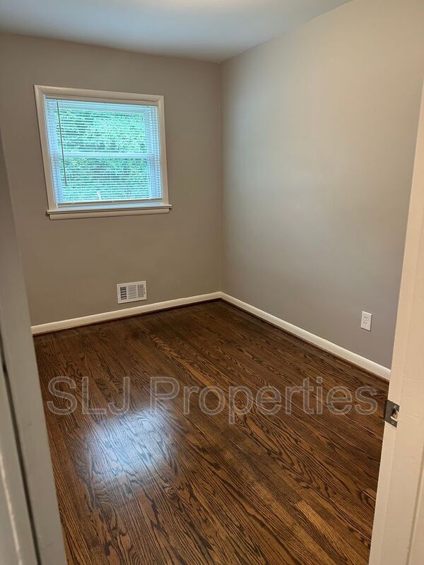 Building Photo - 1622 Greyling Dr