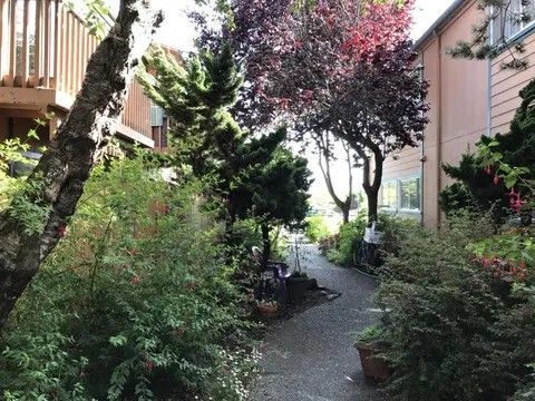 Building Photo - 1080 8th St