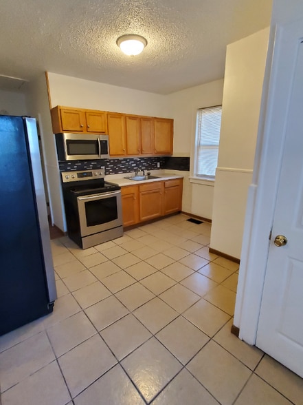 Building Photo - 8414 Midland Blvd