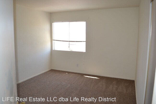Building Photo - 4 br, 2.5 bath House - 8325 Maple Star