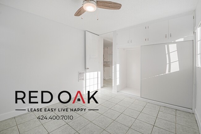 Building Photo - 12007 Sycamore St