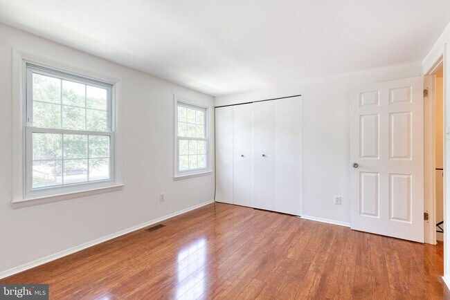 Building Photo - 3429 Saluda Rd