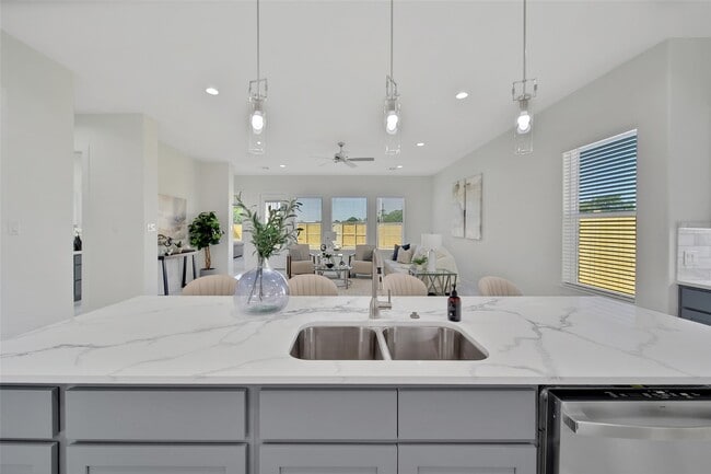 Building Photo - 7611 Athlone Dr