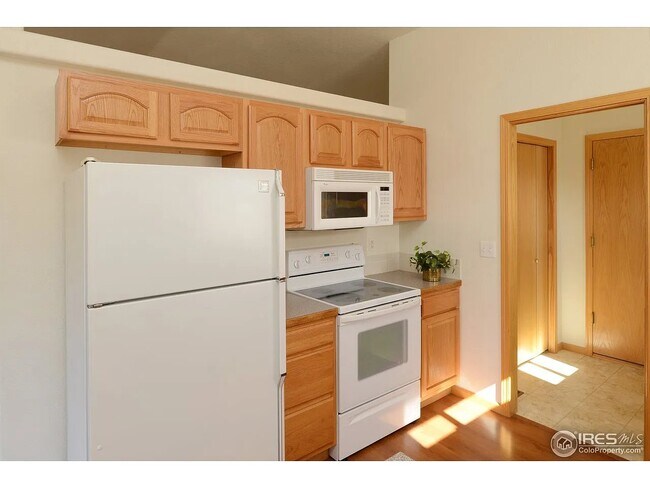 Building Photo - 385 Blue Azurite Ave
