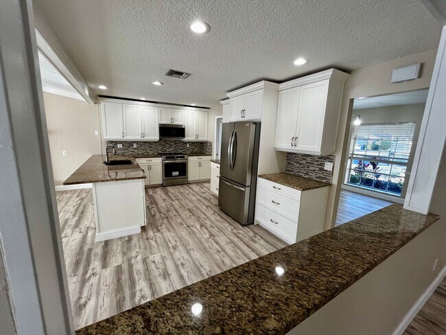 Building Photo - 3/2 in Winter Park, FL