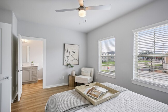 Building Photo - 5779 Spring Stuebner Rd