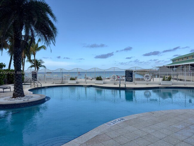 Building Photo - 16699 Collins Ave