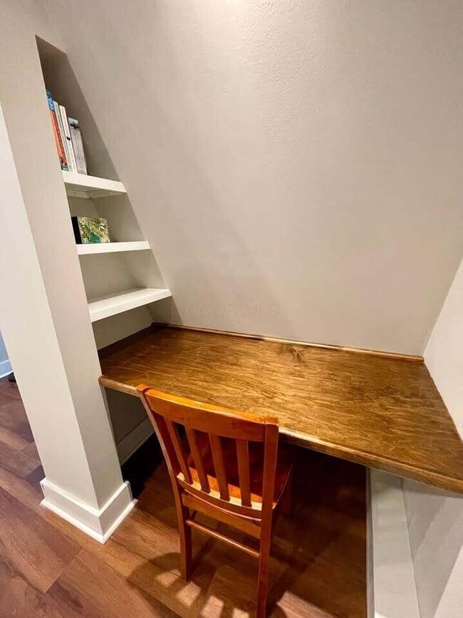 Building Photo - 160 1/2 W Mound St