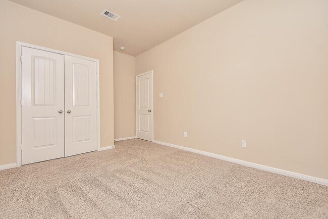 Building Photo - 8806 Alicia Dr