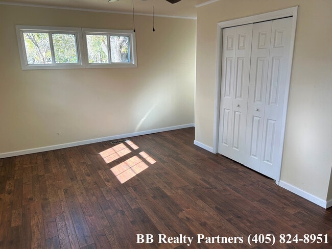 Building Photo - 2718 S Richmond Ave