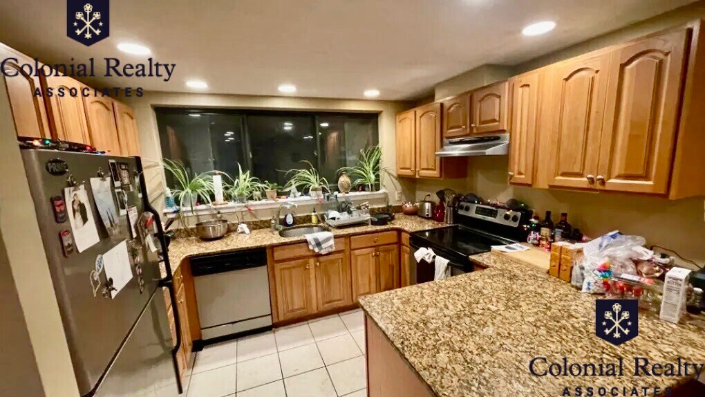 Building Photo - 85 Brainerd Rd