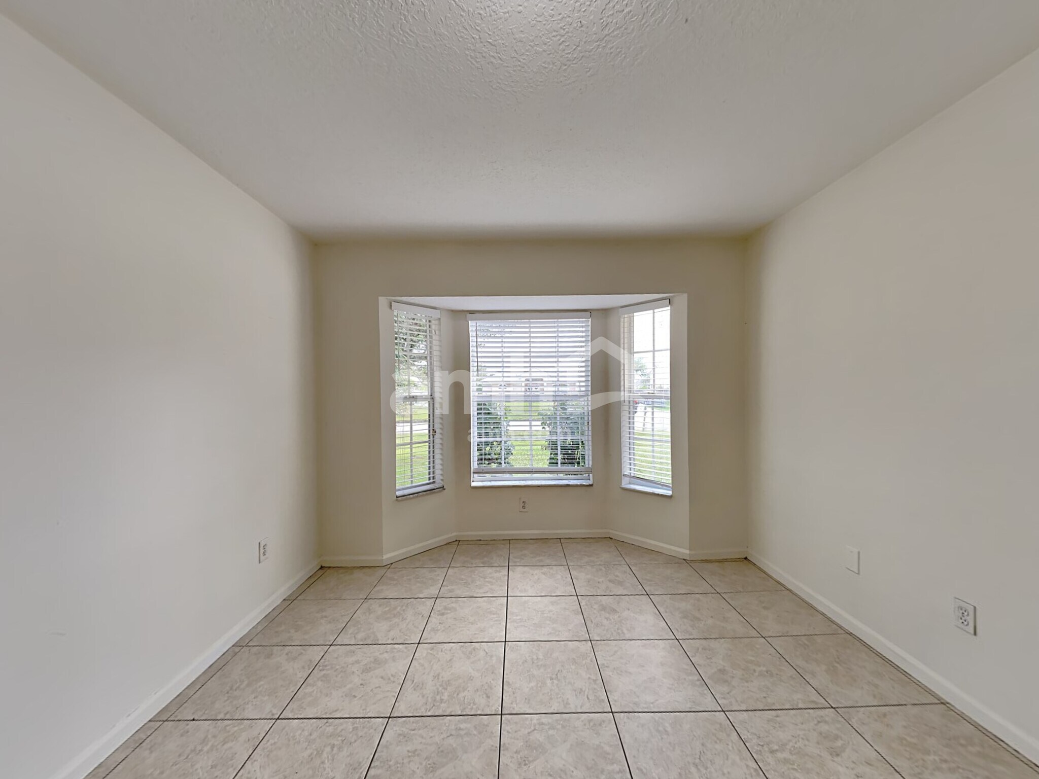 Building Photo - 1009 SW Alcantarra Blvd