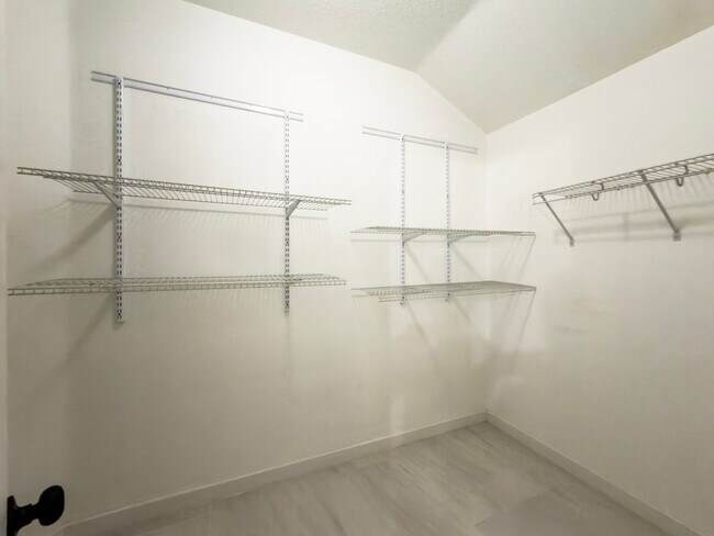 Building Photo - 2243 Rocky Hollow Ln