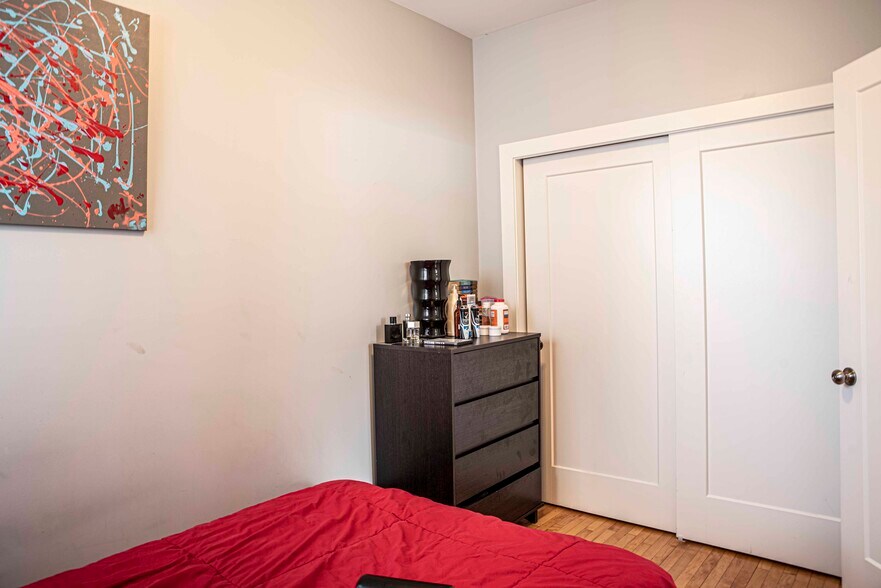 Building Photo - 3112 N California Ave