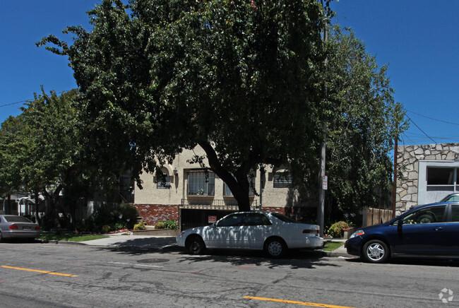 Building Photo - 357 E Providencia Ave
