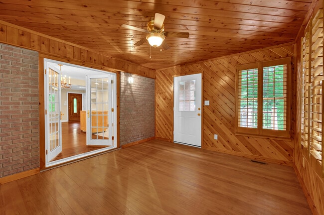 Building Photo - 6145 Grand Hill Ln