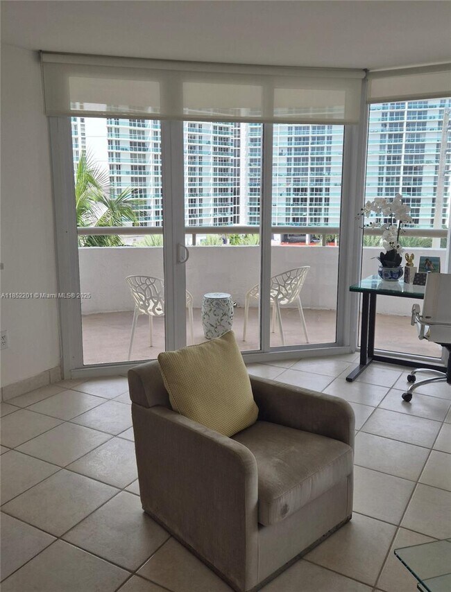 Building Photo - 15645 Collins Ave