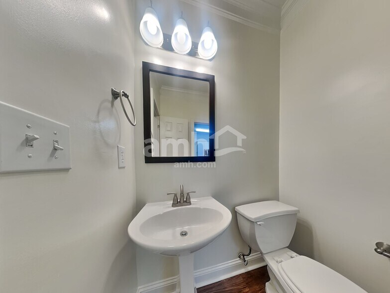 Building Photo - 791 Gardenside Cir SE