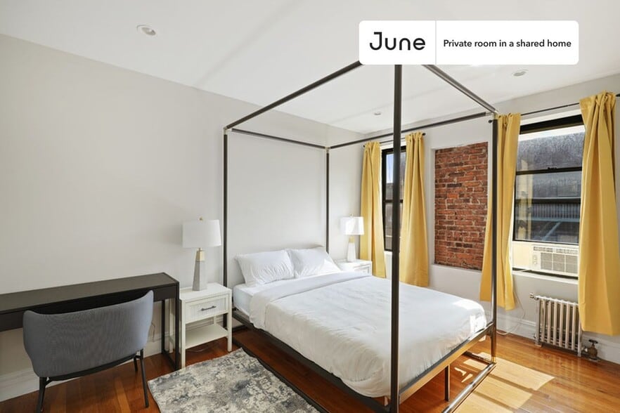 Primary Photo - Private bedroom in 3 bed/2 bath Home