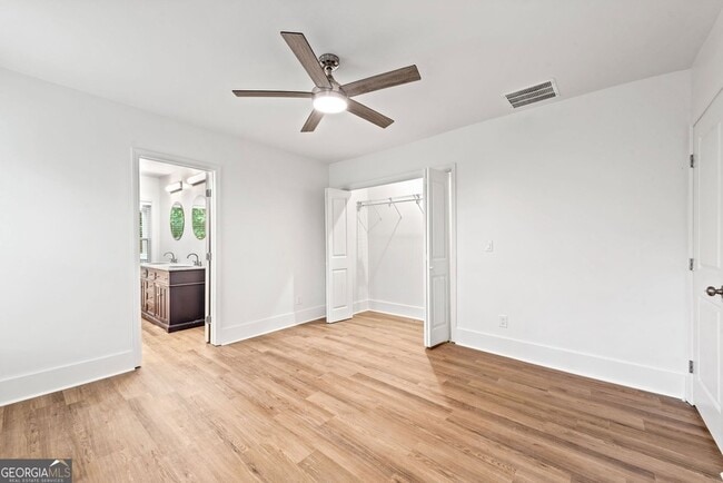 Building Photo - 636 Francis Pl NW