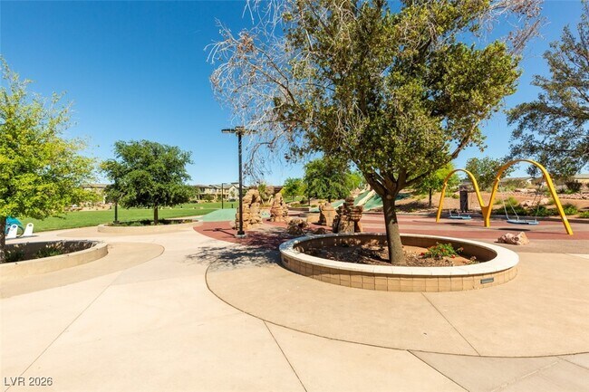 Building Photo - 299 Stradella Pl