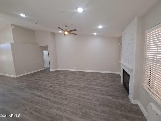 Building Photo - 9074 E Caribbean Ln